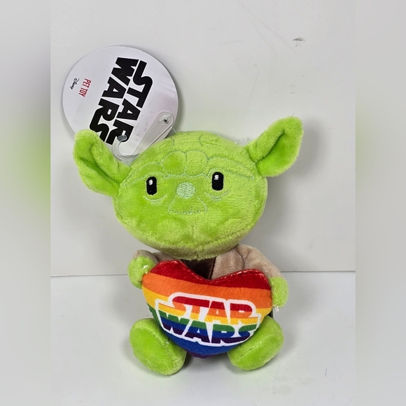 Star Wars Disney Fetch Yoda Dog Toy Squeaker Nwt - Picture 1 of 2